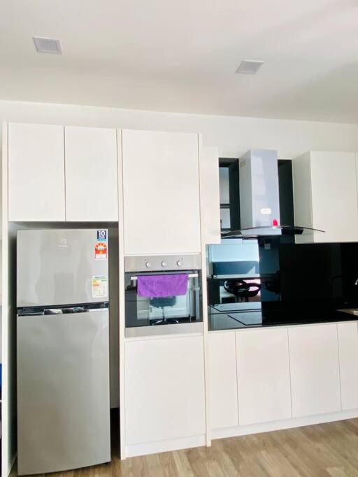 Rm100 Only @ Landmark Residence 2, Budget Stay, Near Cherasbalakongc180 Kajang Exterior foto